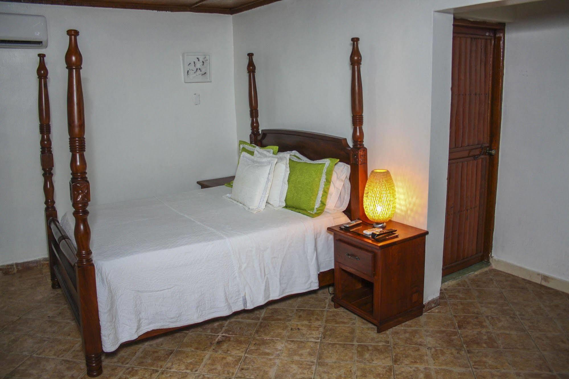 Hotel Sea Breeze Paraíso المظهر الخارجي الصورة