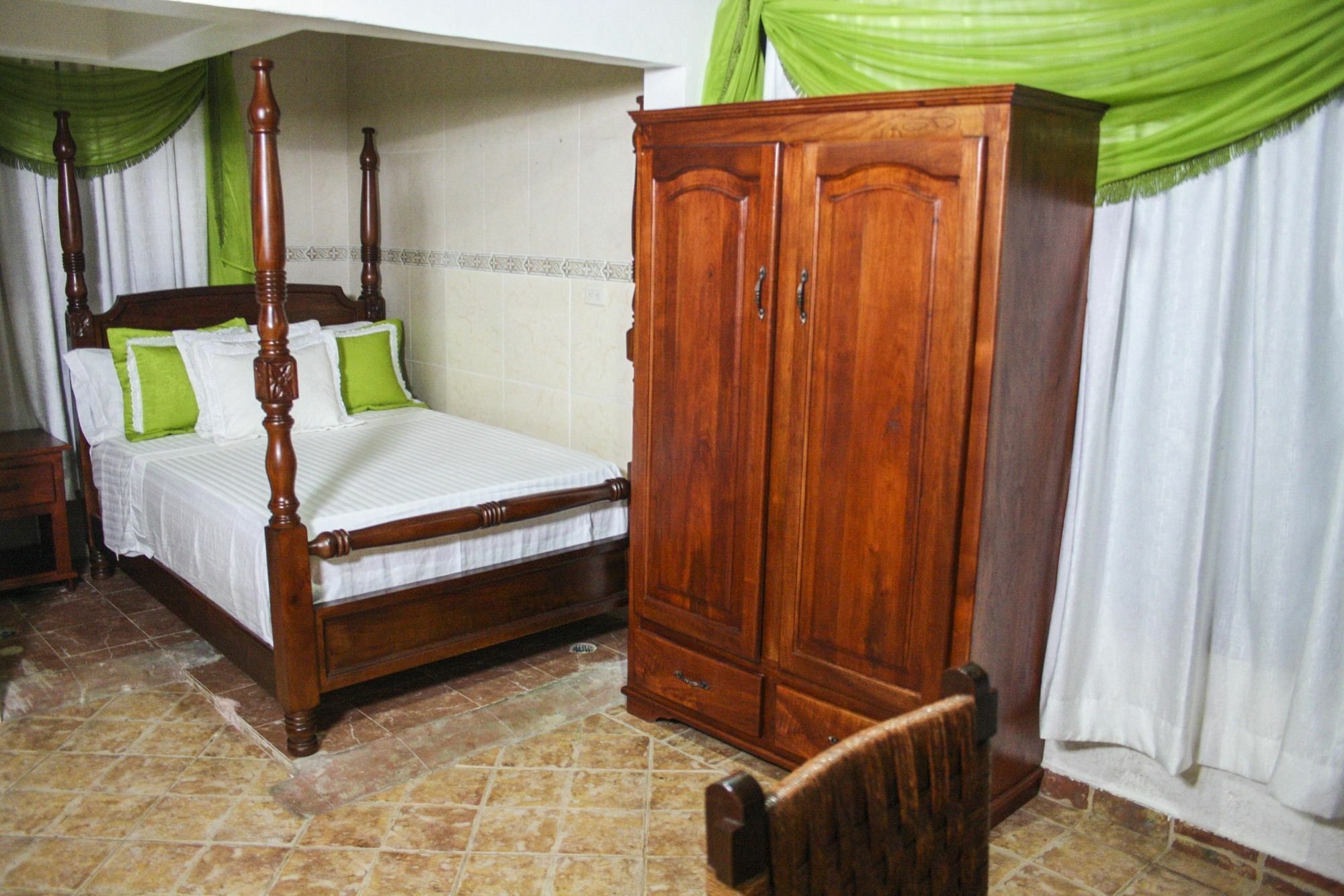 Hotel Sea Breeze Paraíso المظهر الخارجي الصورة